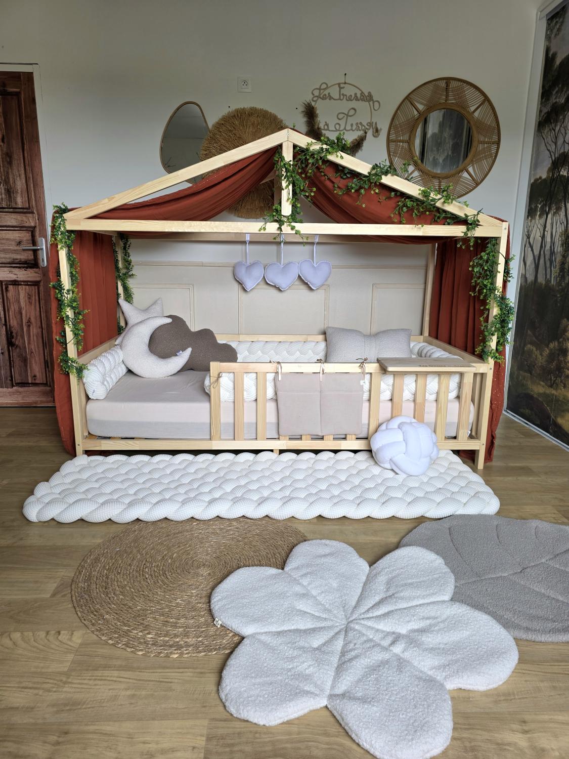 Ciel de lit cabane modèle B terracotta à pois dorés