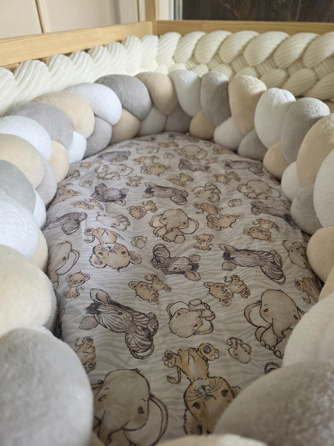 Cocon doudou blanc gris beige et éléphant