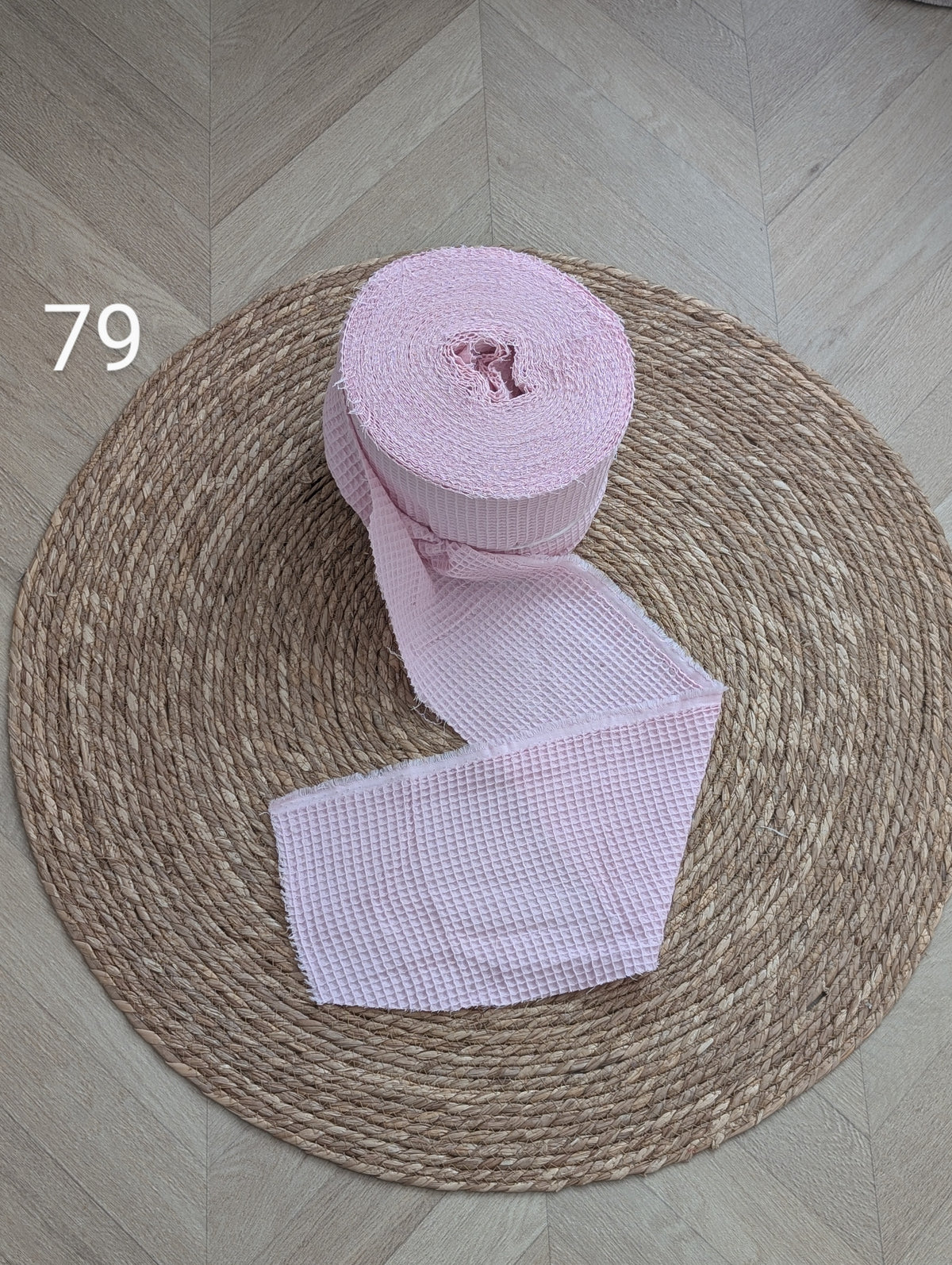 Chute de rouleau de tissus - N°79