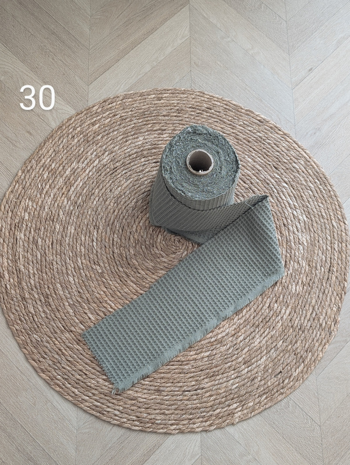 Chute de rouleau de tissus - N°30