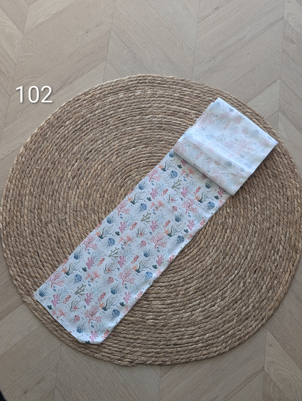 Chute de rouleau de tissus - N°102