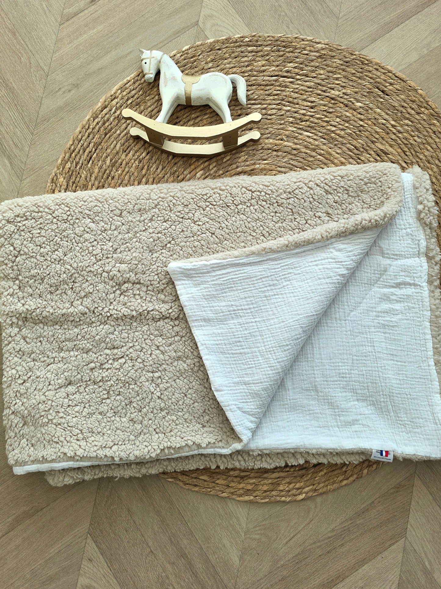 Couverture 100x140cm fine moumoute beige et gaze de coton blanc