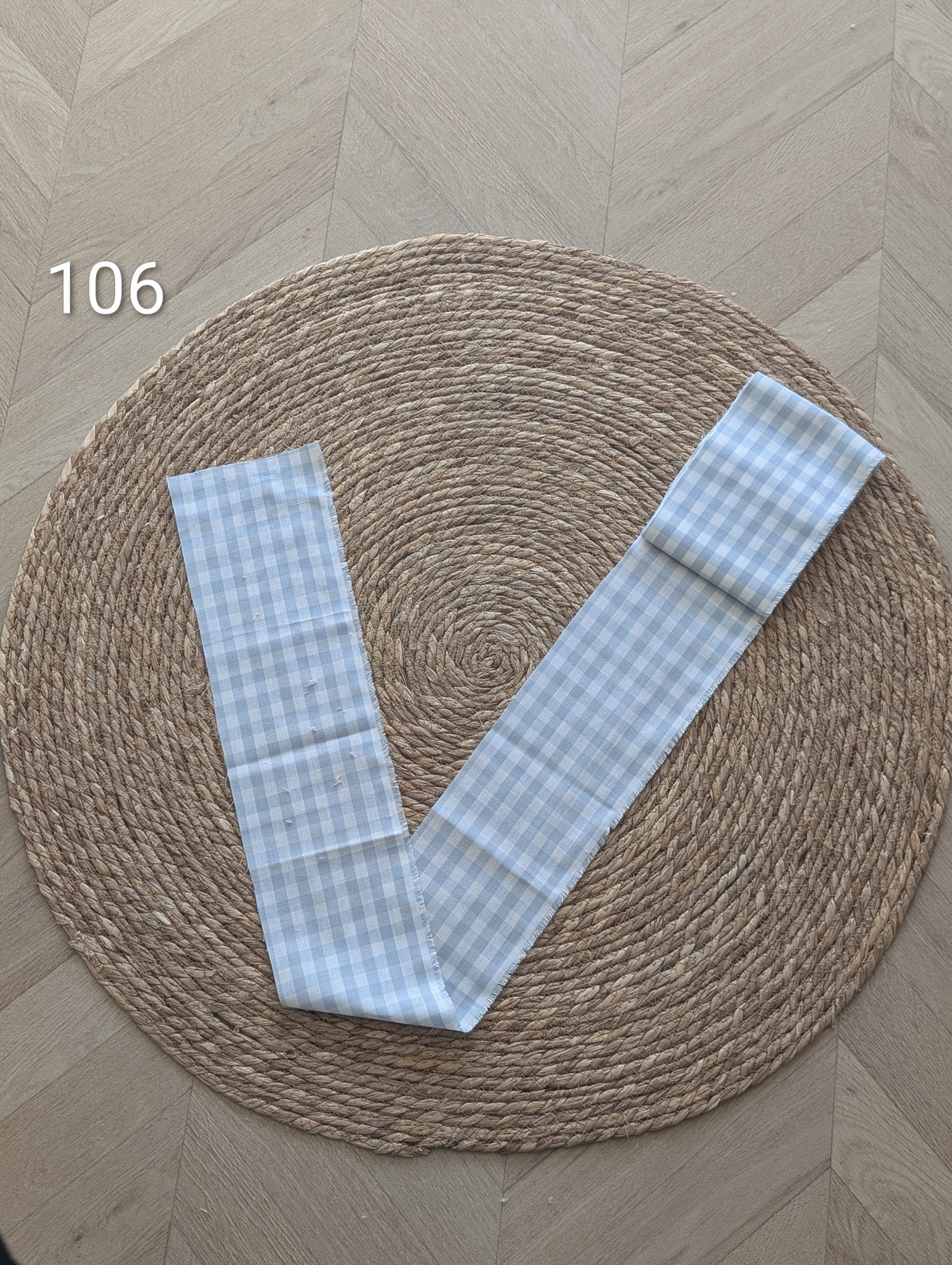 Chute de rouleau de tissus - N°106