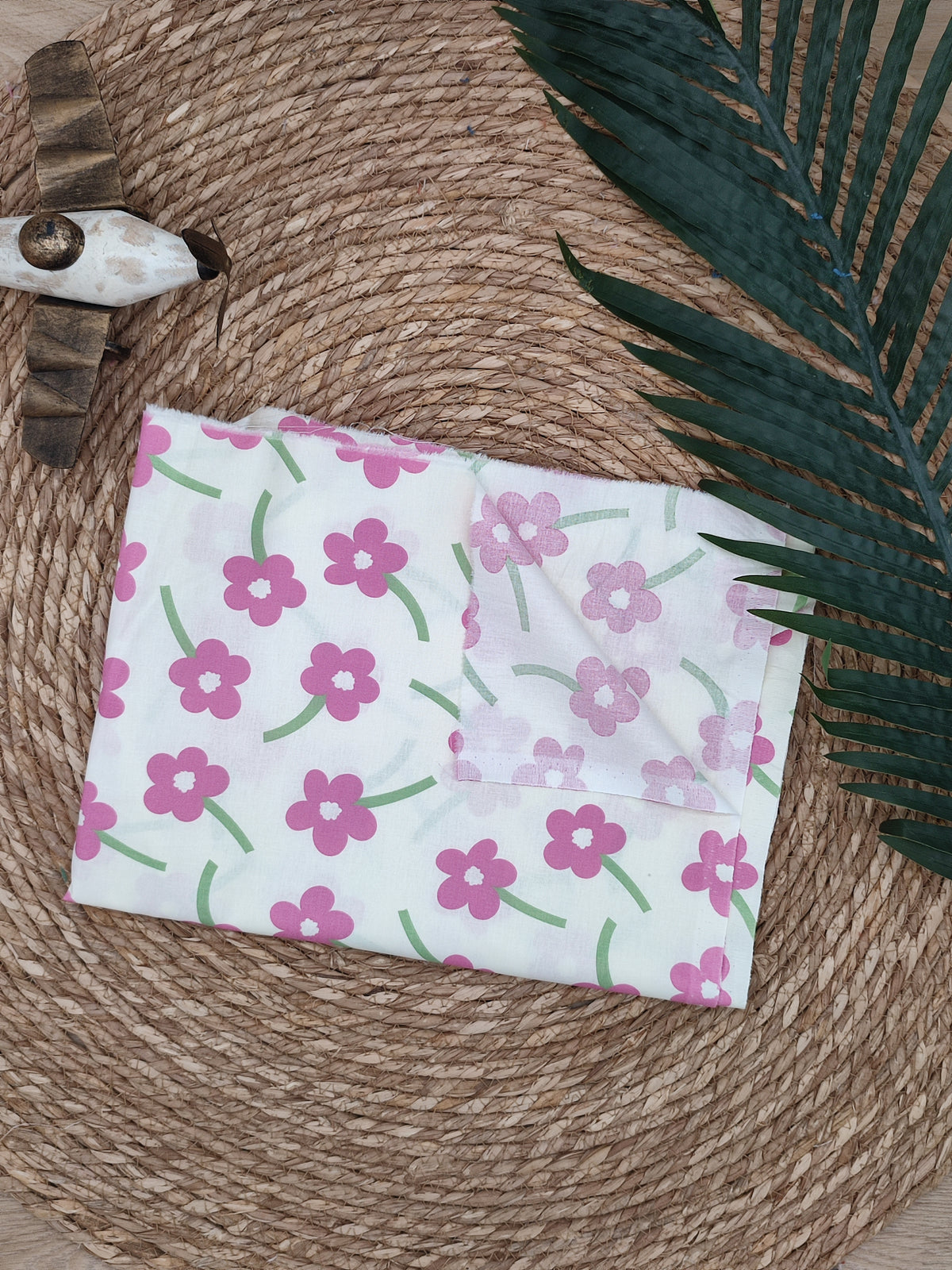 Tissu en coton - Popeline de coton - Motif Marguerites rose