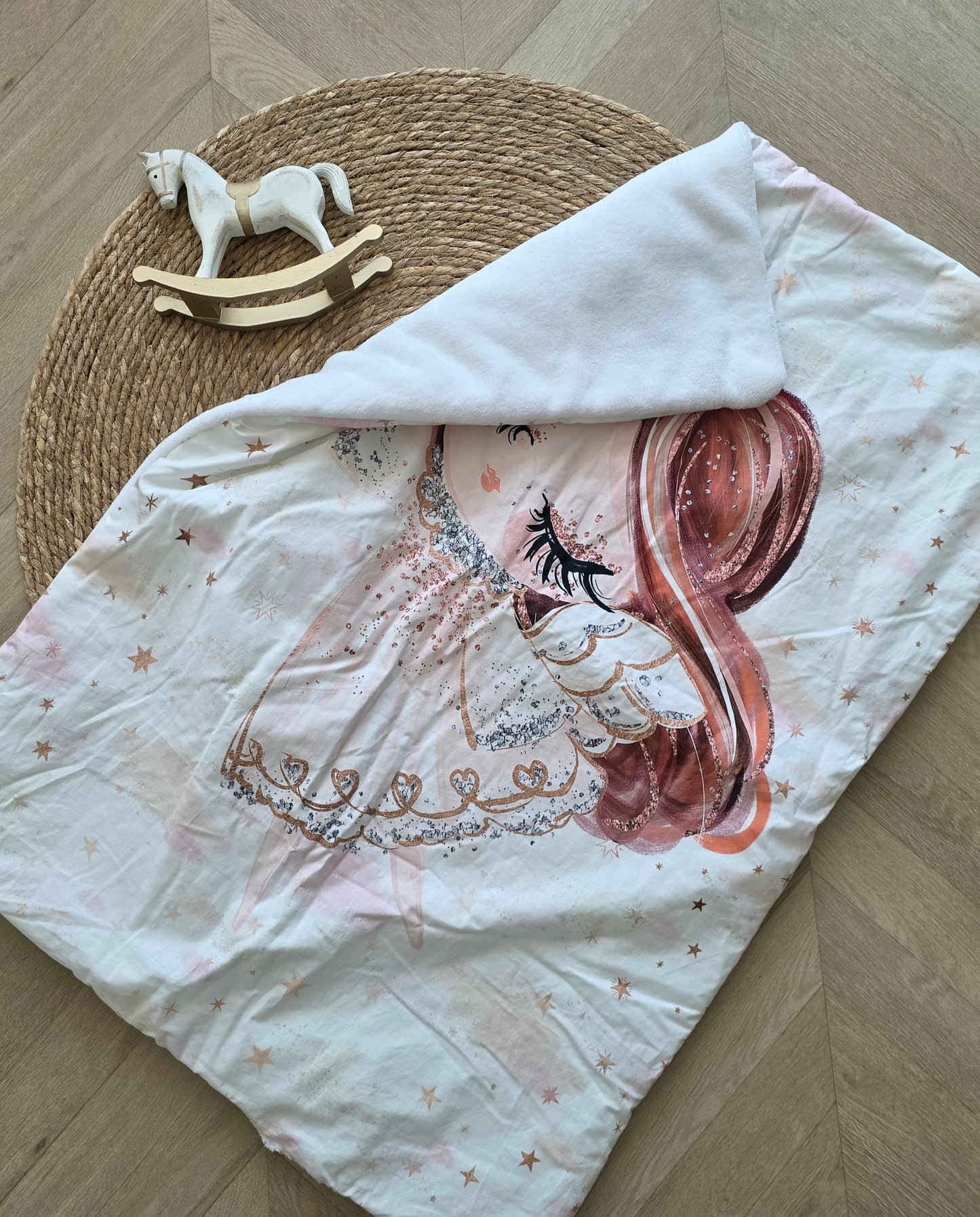 Couverture 100x80cm fine petite fée et doudou blanc