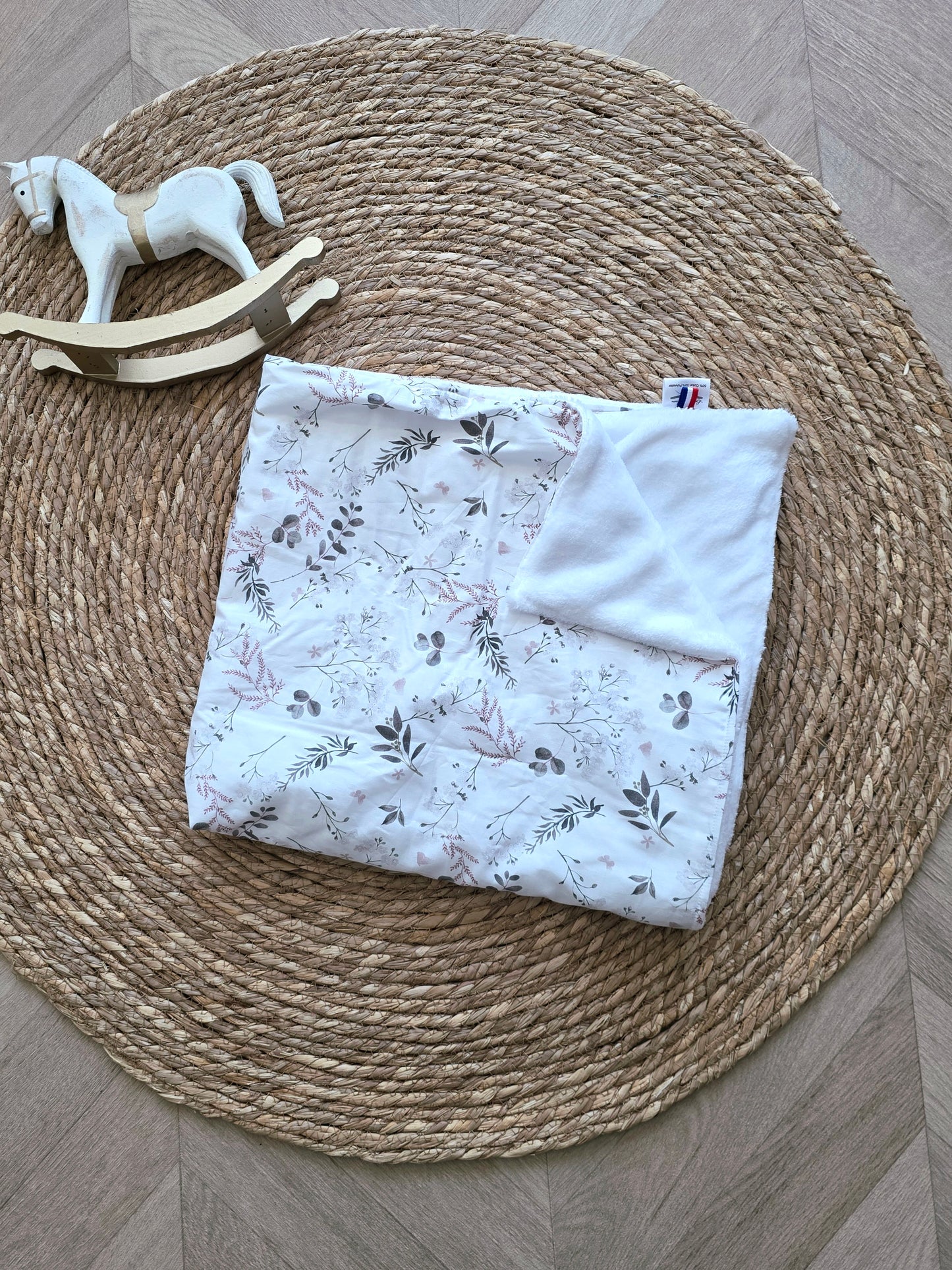 Couverture 75x75cm fine fleurs d'hiver et doudou ecru