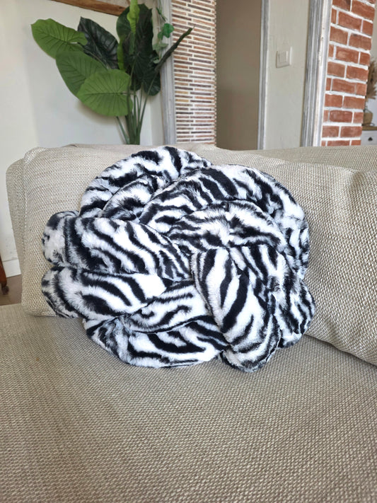 Coussin tressé fourrure zébre