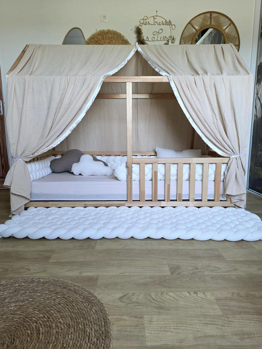 Ciel de lit cabane modèle A beige froufrous