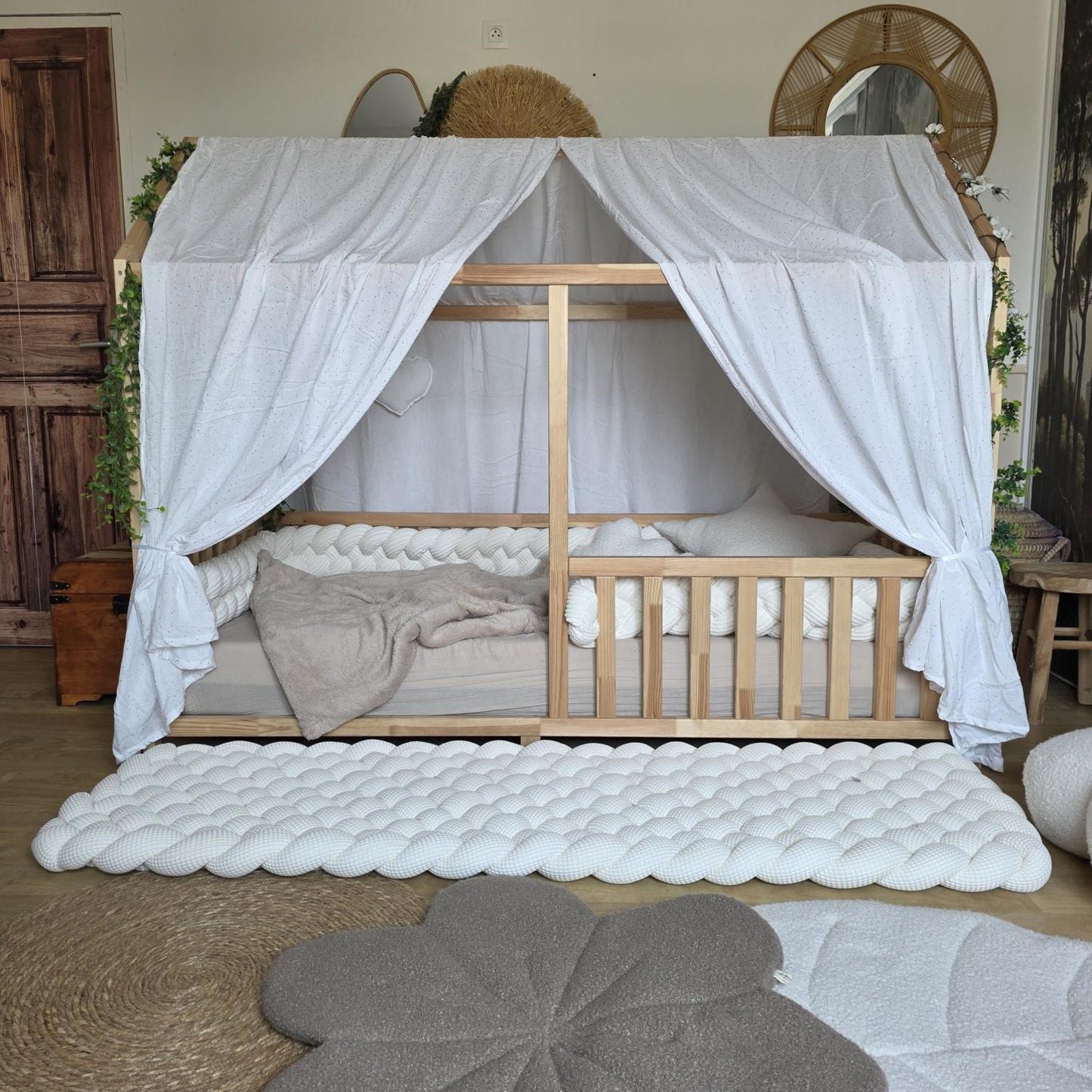 Ciel de lit cabane modèle A blanc pois dorés