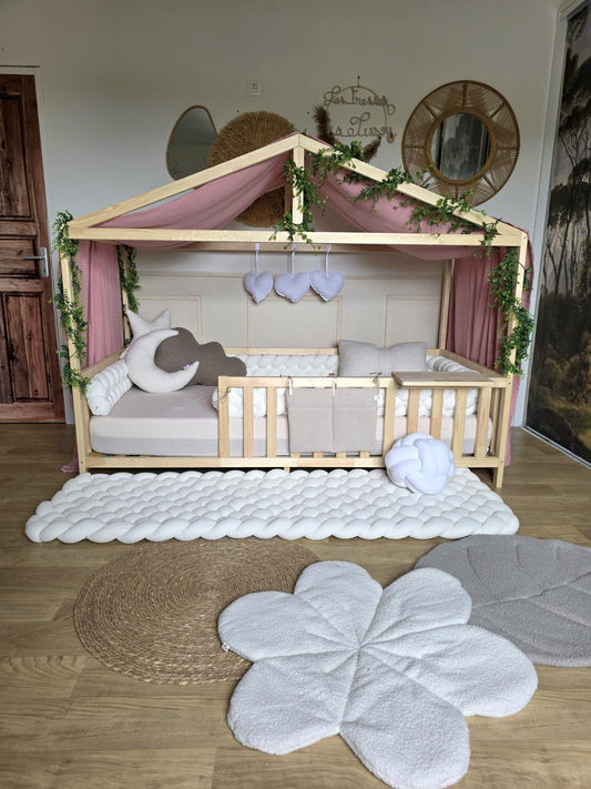 Ciel de lit cabane modèle B bonbon à pois dorés