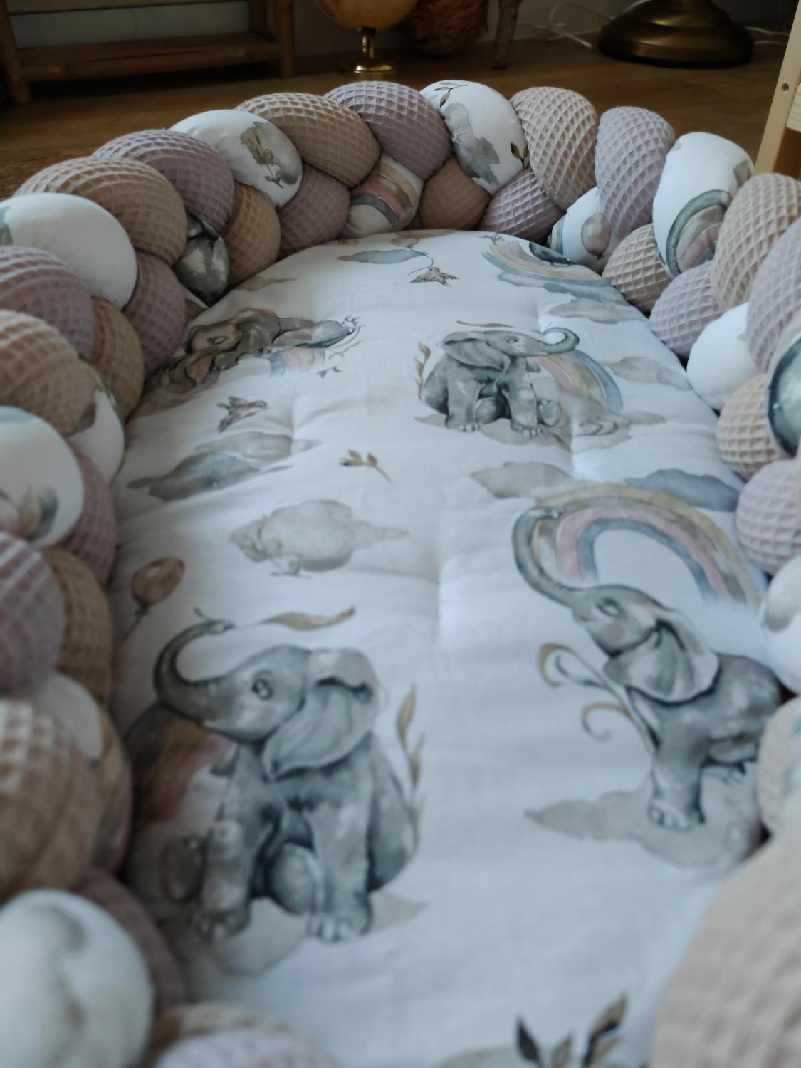 Cocon beige lavande et éléphant