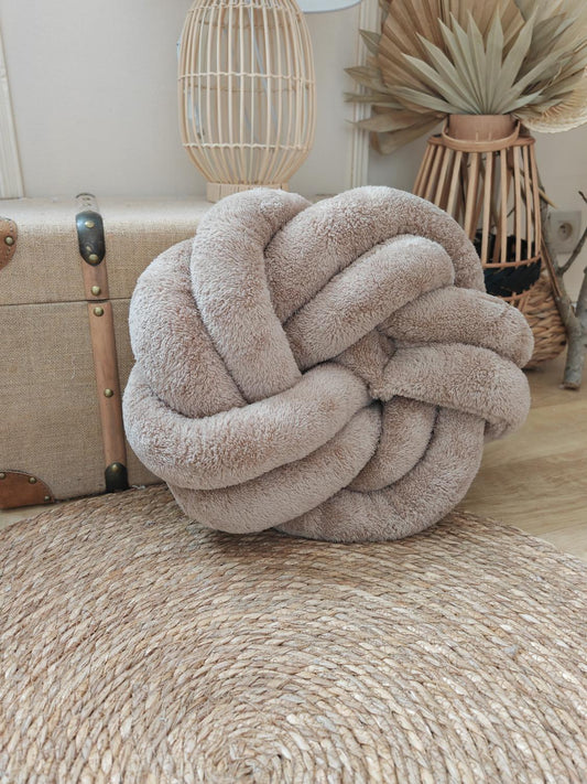 Coussin tressé fourrure marron