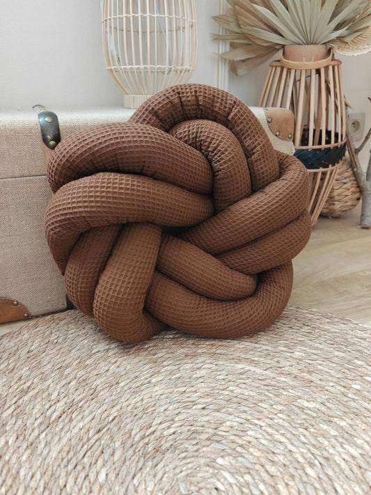 Coussin tressé marron