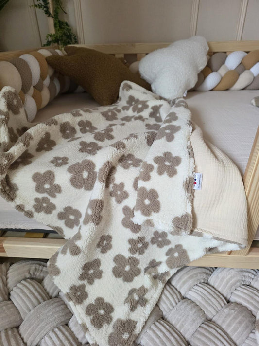 Couverture fine 100x140 gaz de coton beige et teddy écru fleurs galet