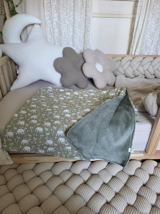 Couverture fine 100x140cm éléphants et doudou olive