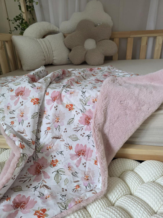 Petite couverture fleures pastels et rabbit rose
