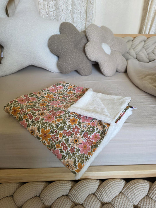 Petite couverture seventies et fourrure écru