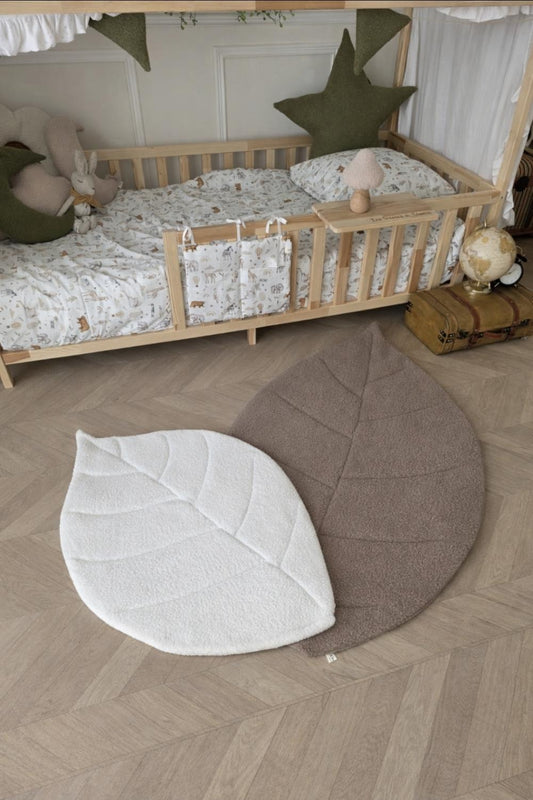 Lot de deux tapis feuilles - un grand et un petit - sur mesure