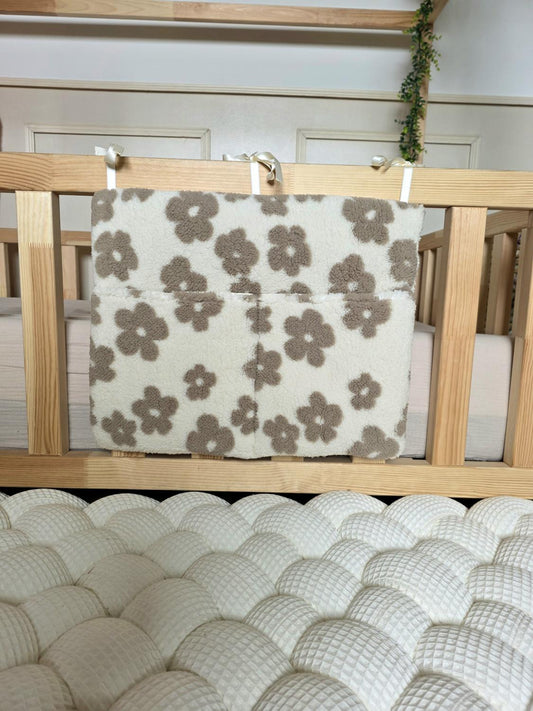 Range doudou teddy écru à fleurs beige