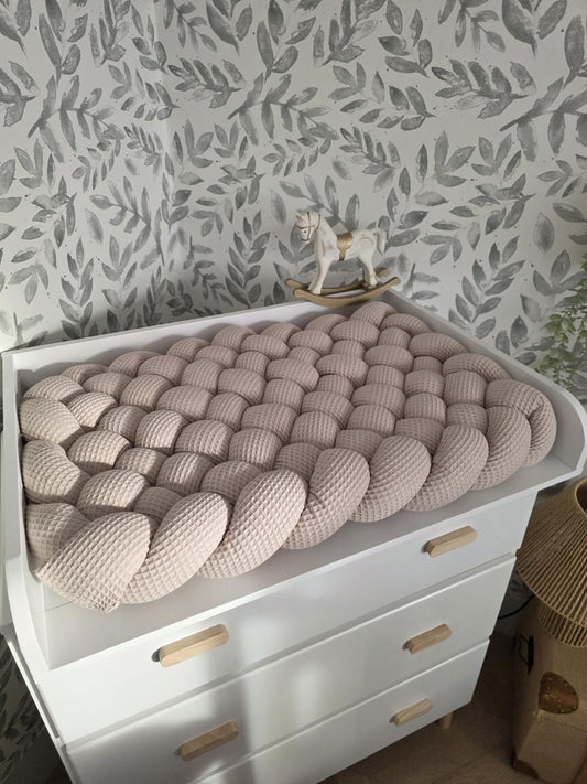 Tapis à langer tressé beige