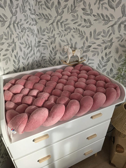Tapis à langer tressé doudou vieux rose
