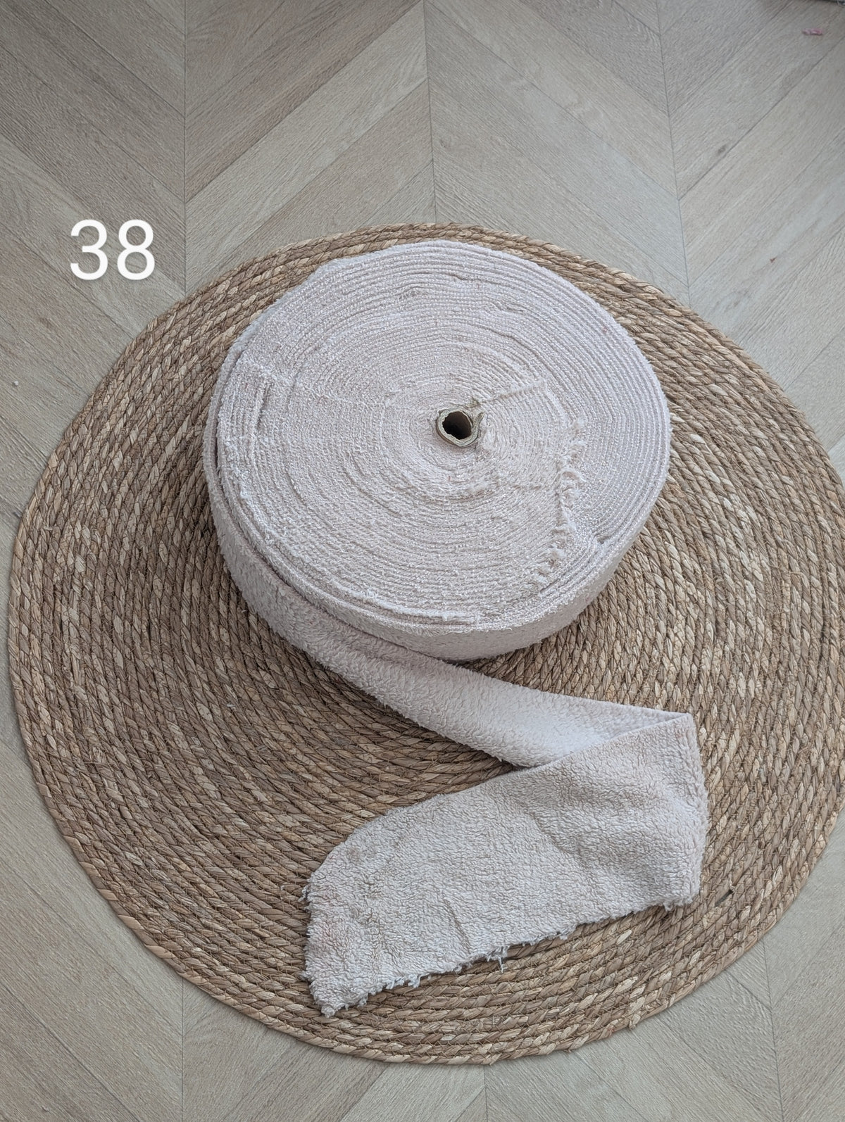 Chute de rouleau de tissus - N°38