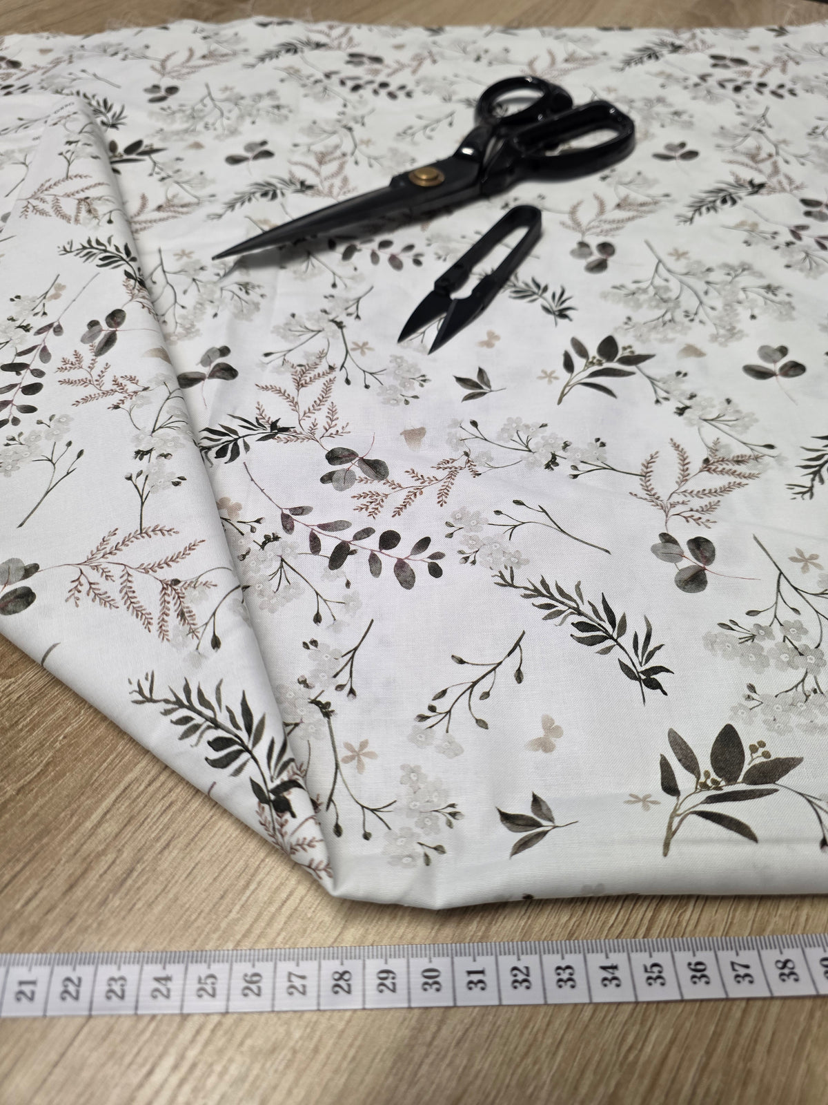 Tissu en coton - Popeline de coton - motif Fleurs d'hiver