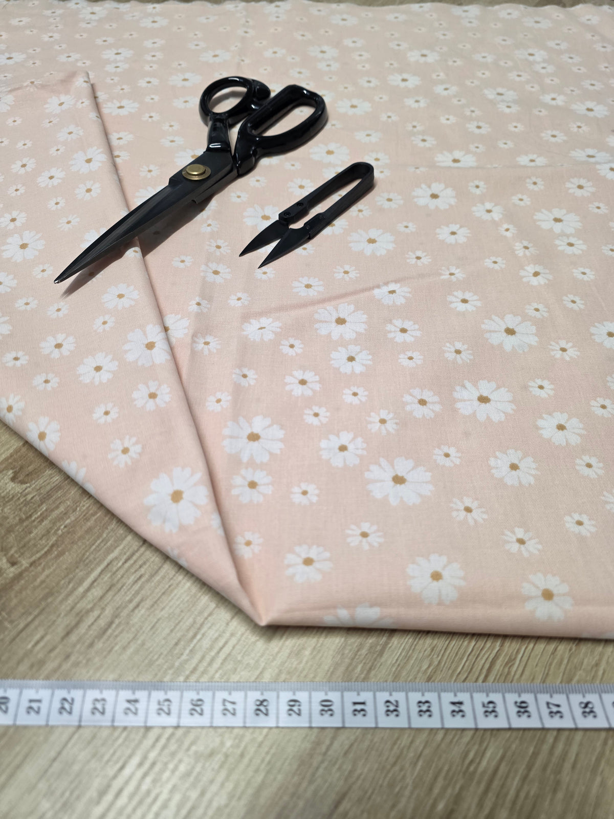 Tissu en coton - Popeline de coton - Motif Paquerettes
