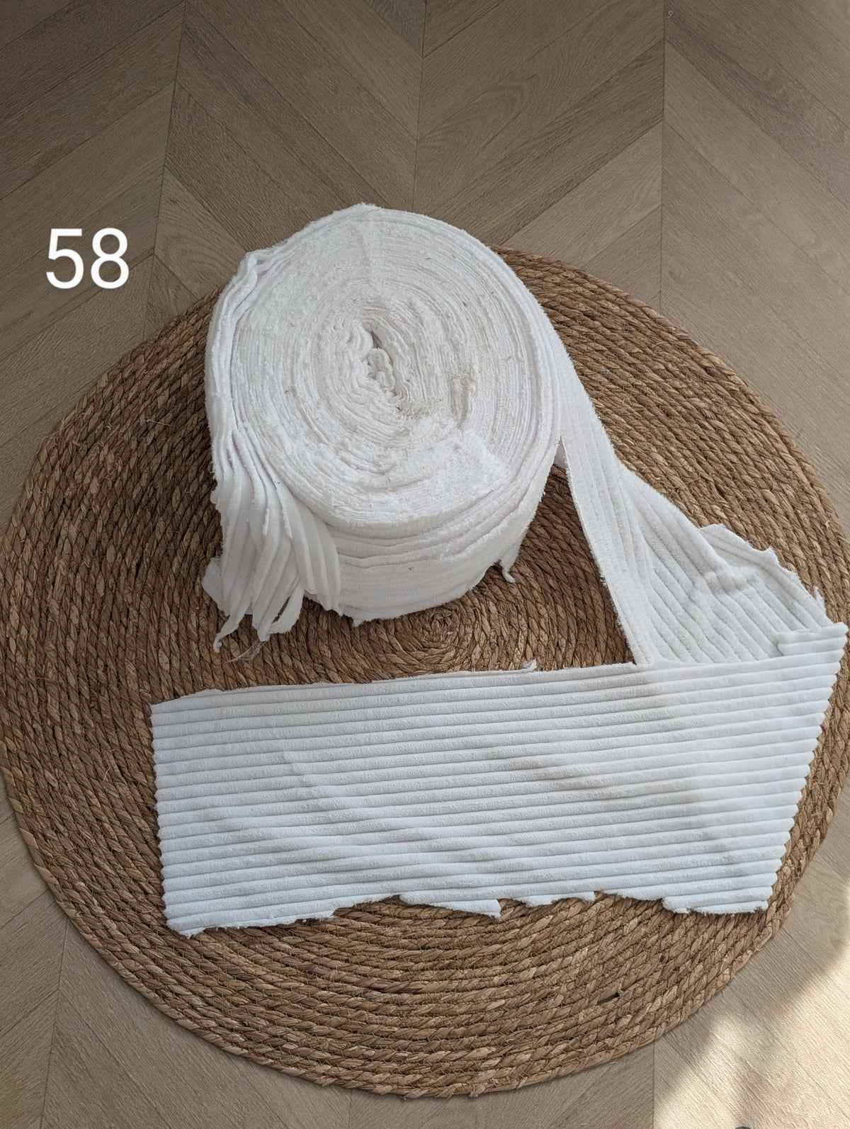 Chute de rouleau de tissus - N°58