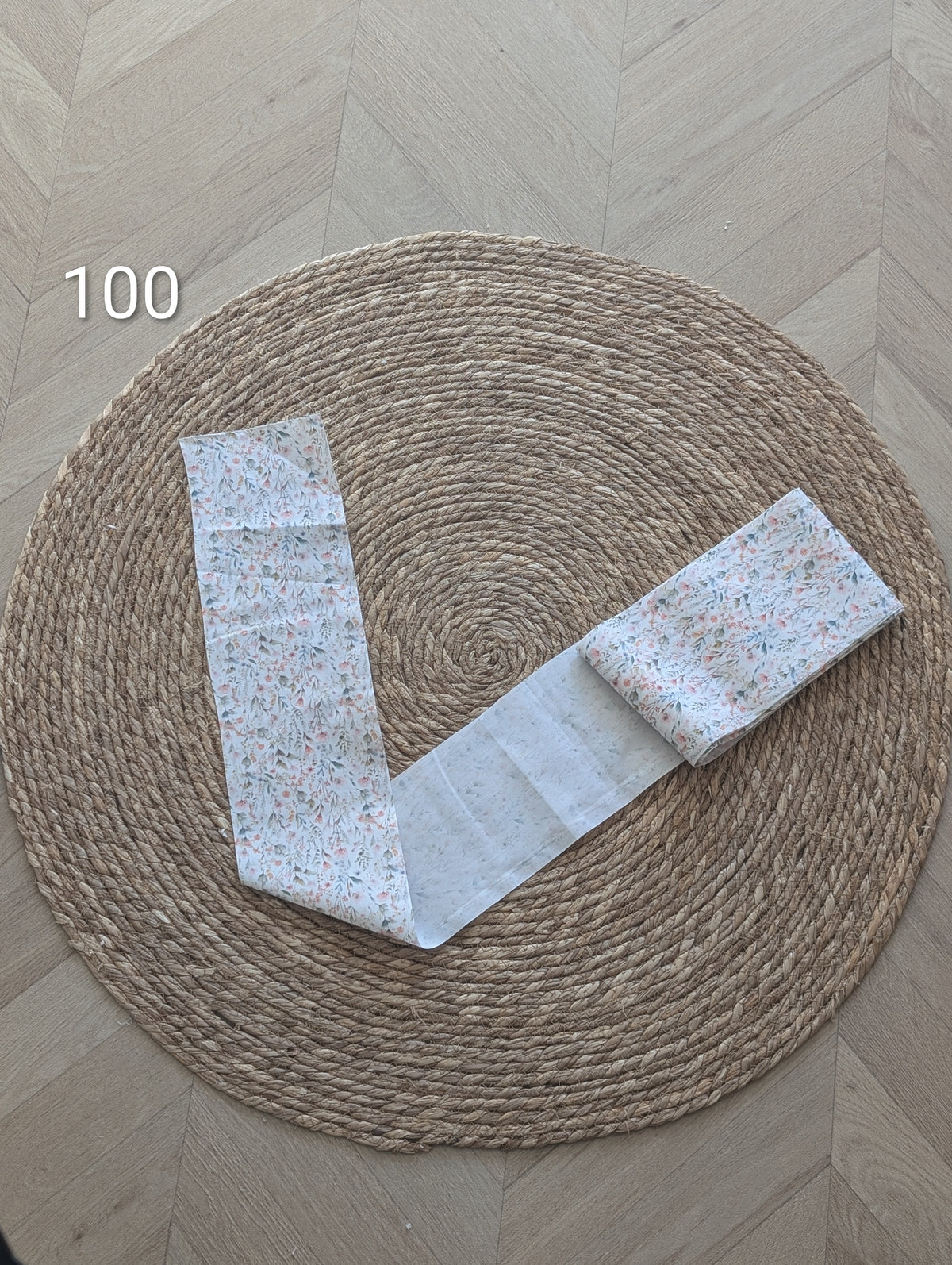 Chute de rouleau de tissus - N°100