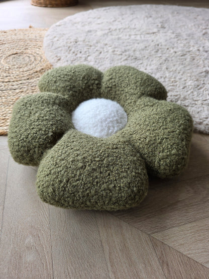 Prototype coussin marguerite olive