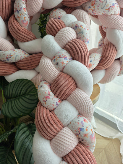 Tresse de lit 4 brins 460cm rose pâle doudou blanc côtelé vœux rose et licorne