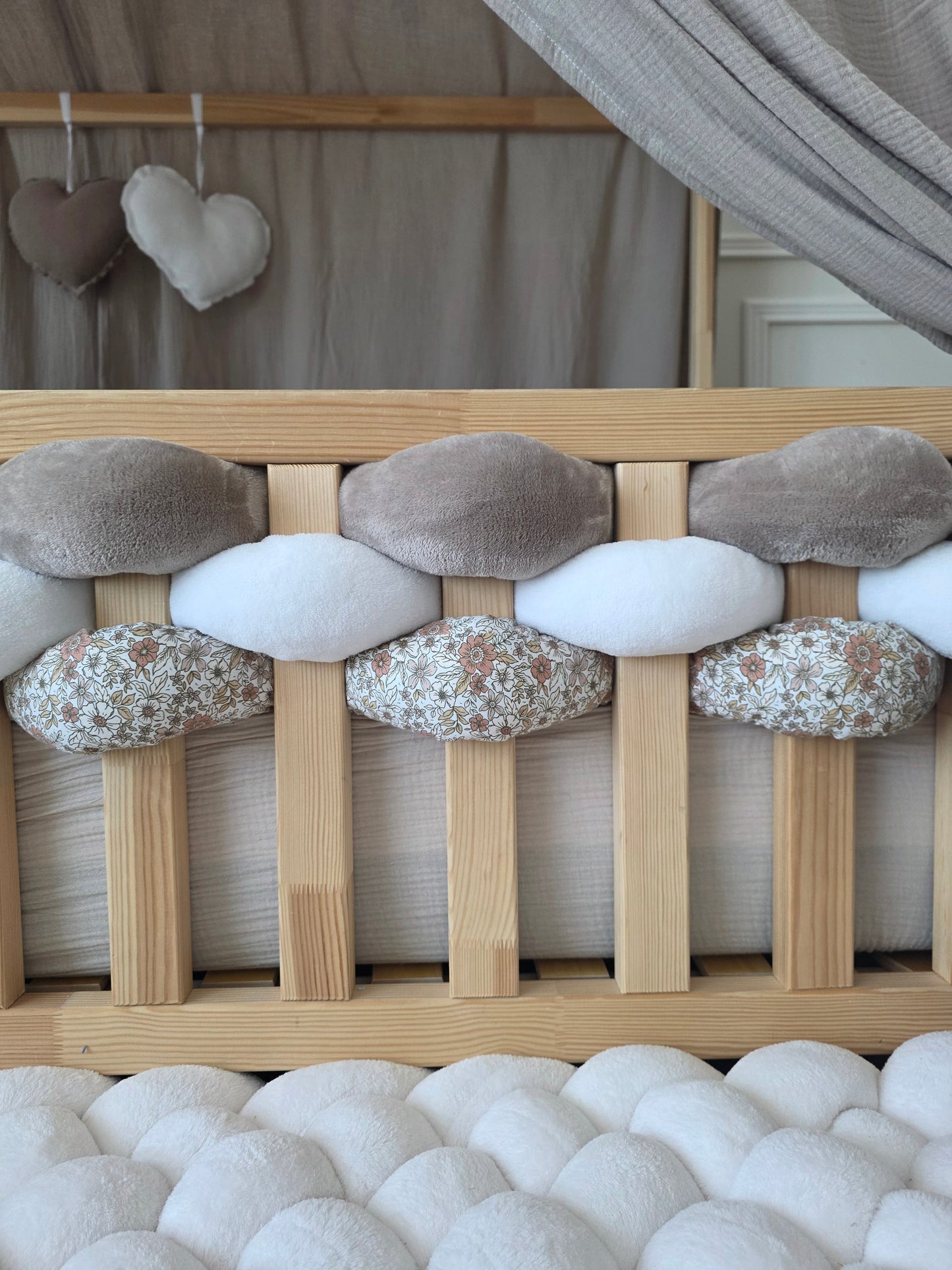 Lot de 3 brins - doudou marron et blanc et fleurs pêche