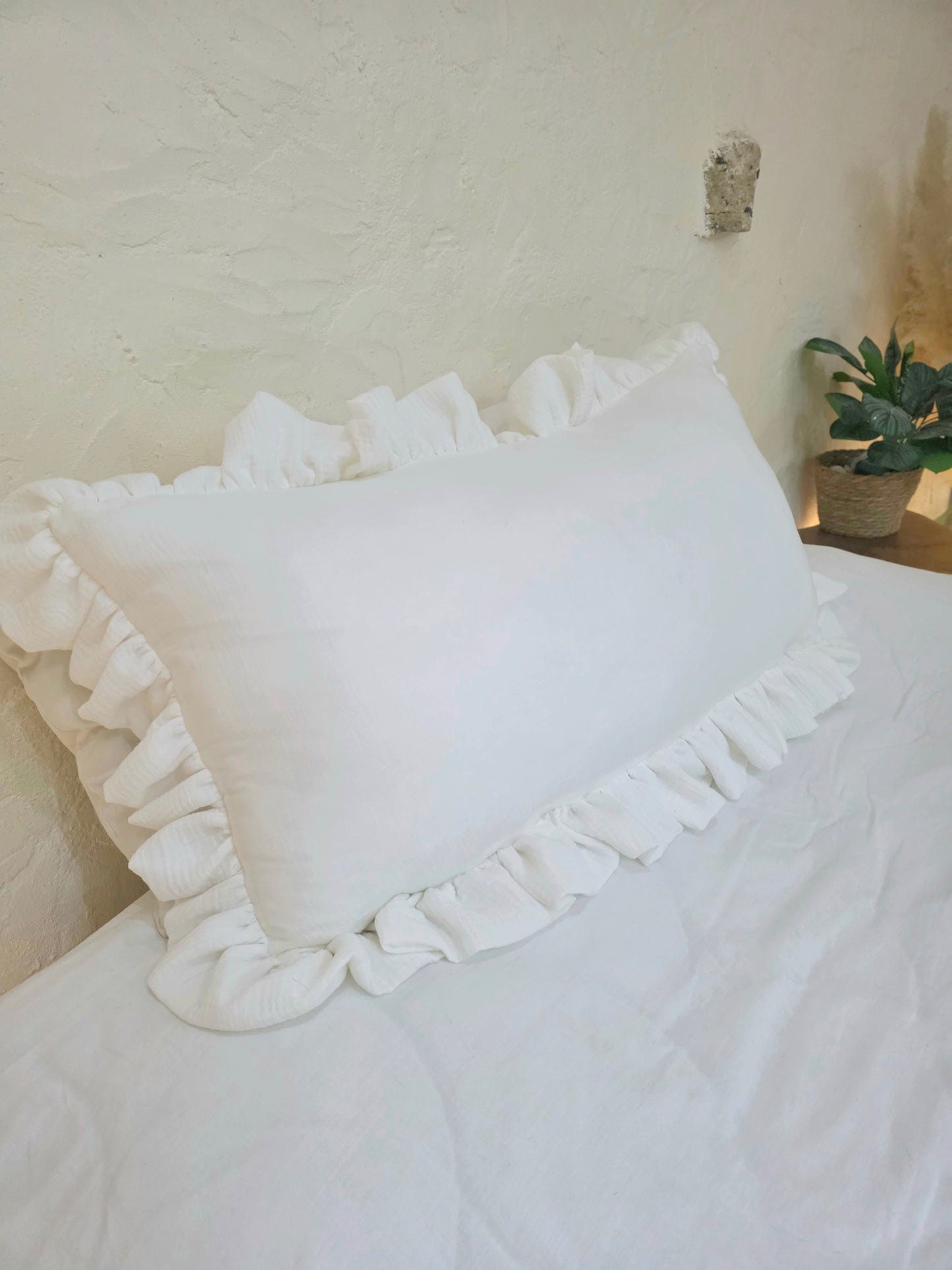 Coussin épais à froufrous - couleur au choix