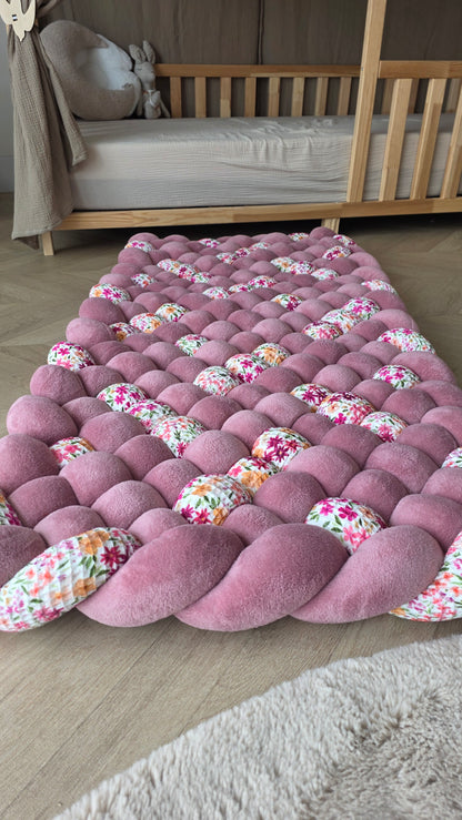 Tapis tressé 120x60cm doudou vieux rose et nid d'abeille dahlia
