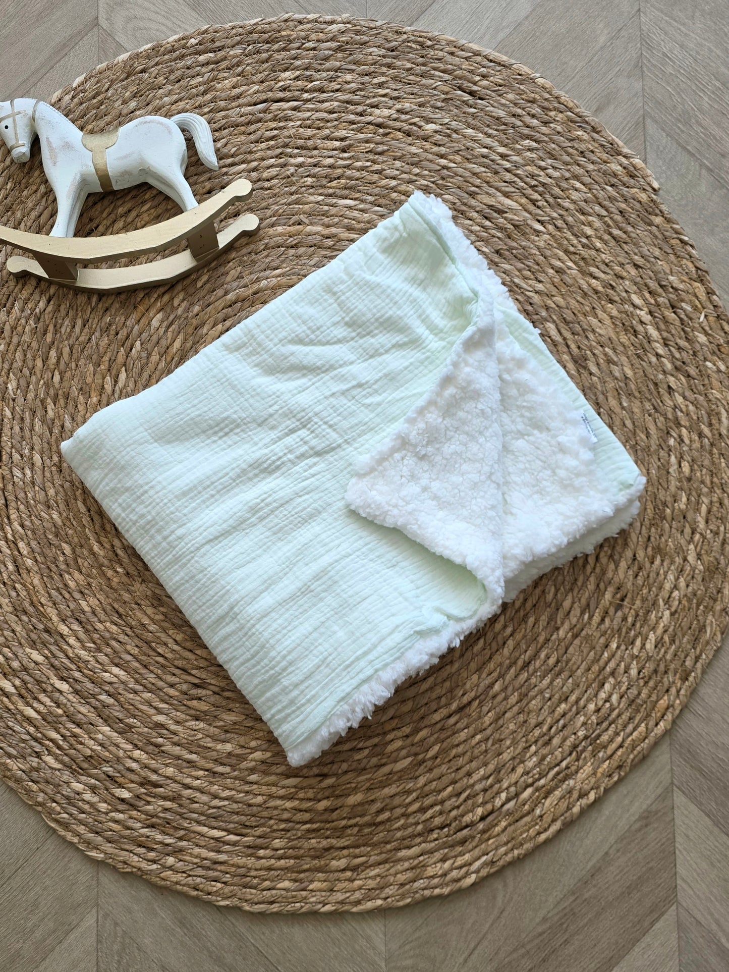 Couverture 75x75cm fine gaze menthe et fourrure blanc