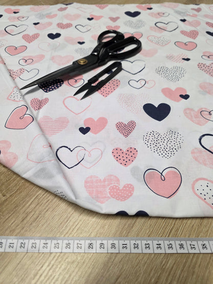 Tissu en coton - Popeline de coton - Motif Coeurs rose et noir