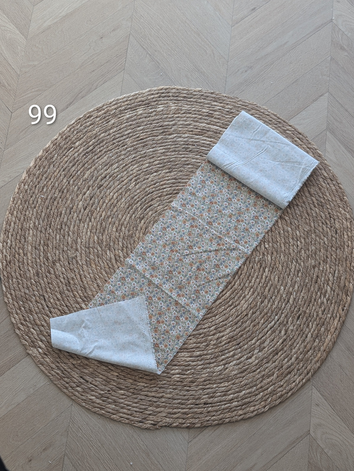 Chute de rouleau de tissus - N°99