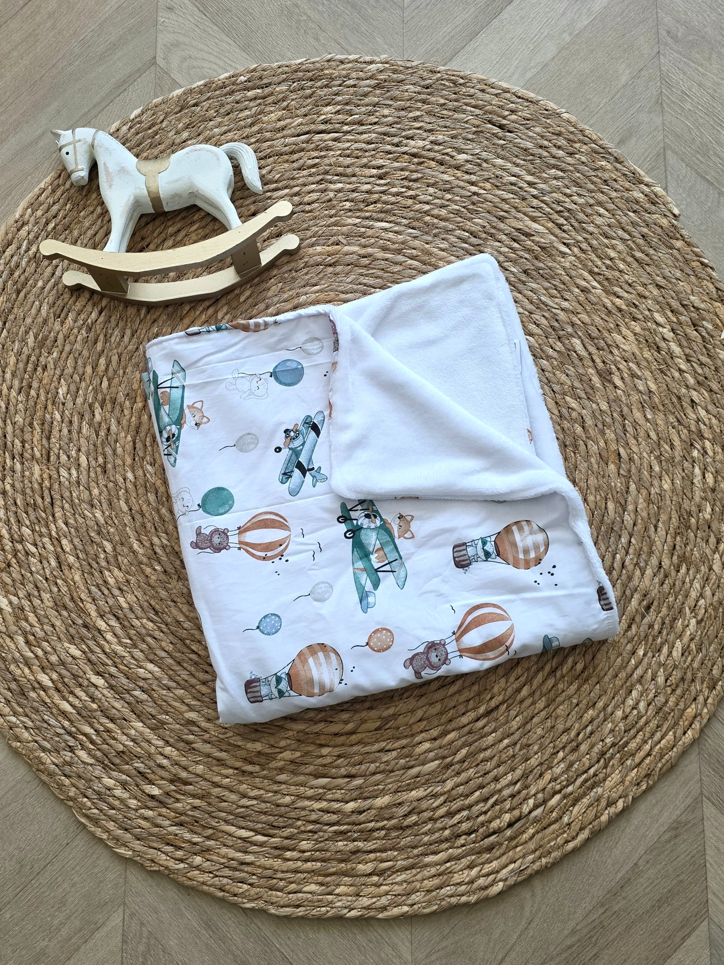 Couverture 75x75cm fine aviations et doudou blanc