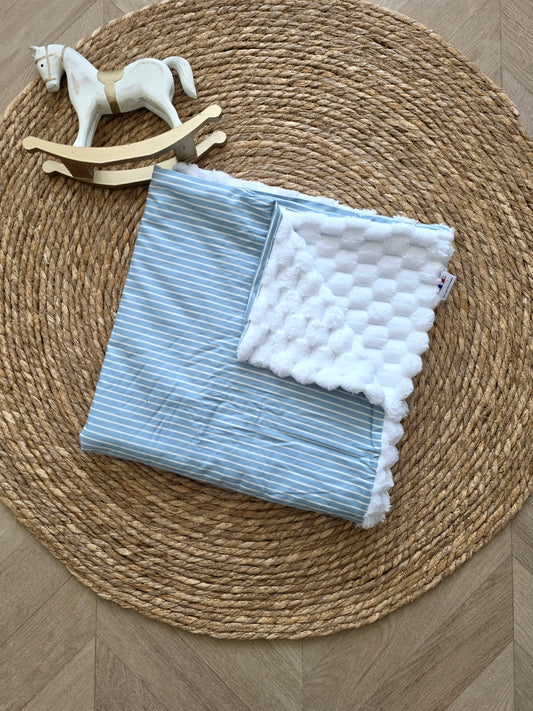 Couverture 75x75cm fine rayure bleu et doudou losange