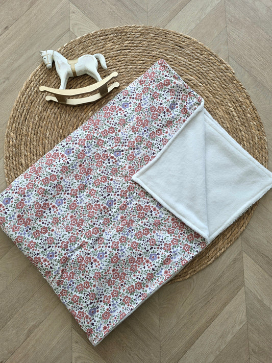 Couverture 100x140cm fine bégonia et doudou blanc