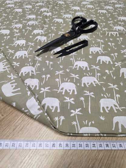 Tissu en coton - Popeline de coton - Motif Elephant olive