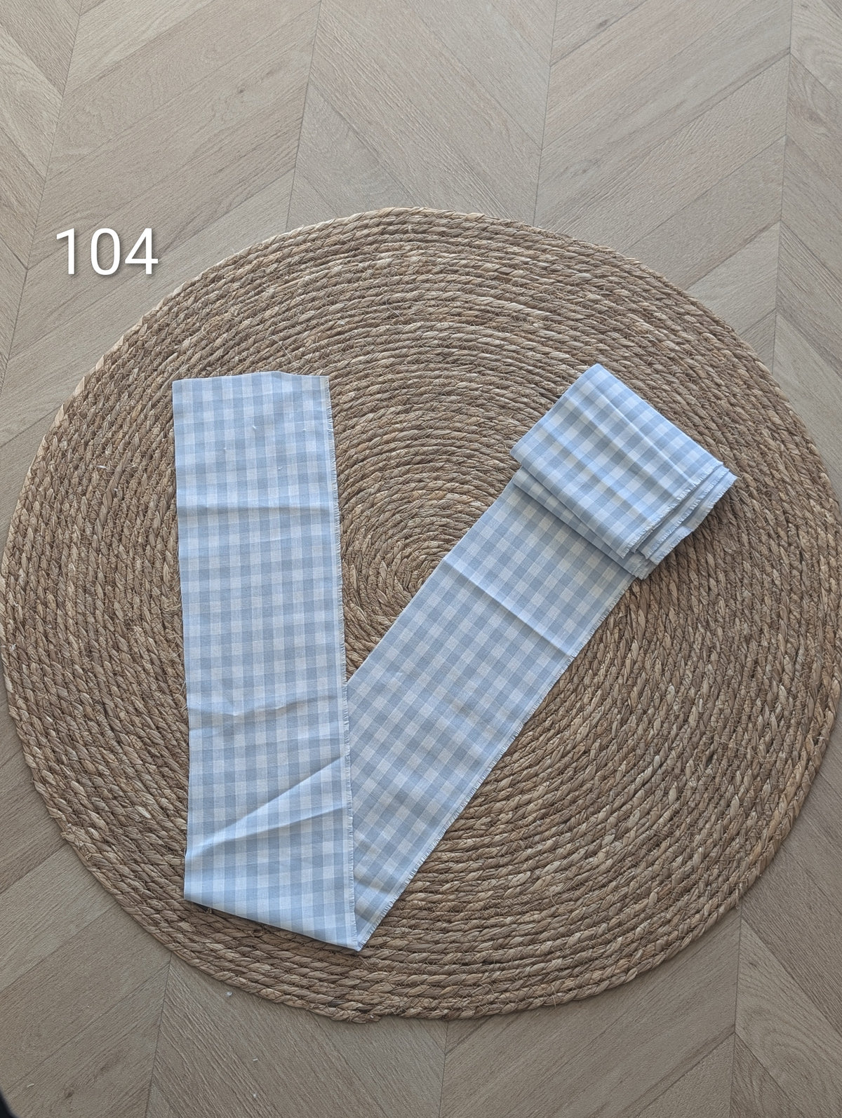Chute de rouleau de tissus - N°104