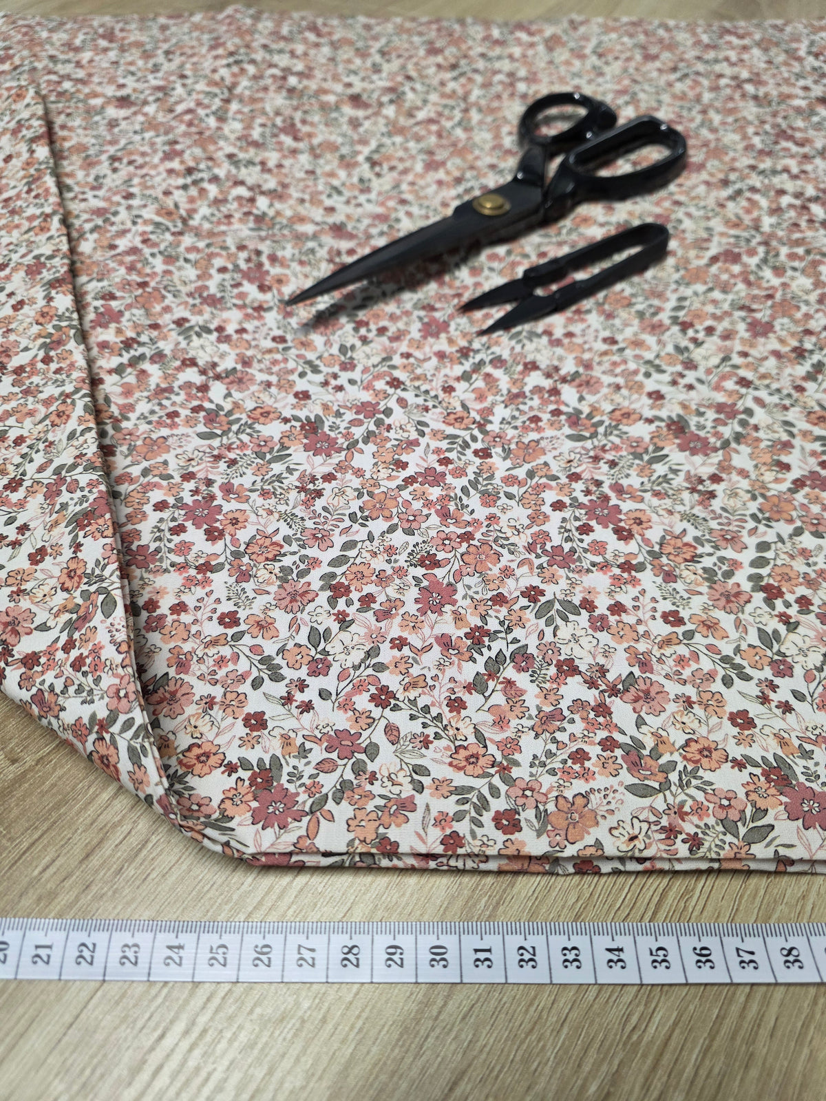 Tissu en coton - Popeline de coton - motif Fleurs d'été