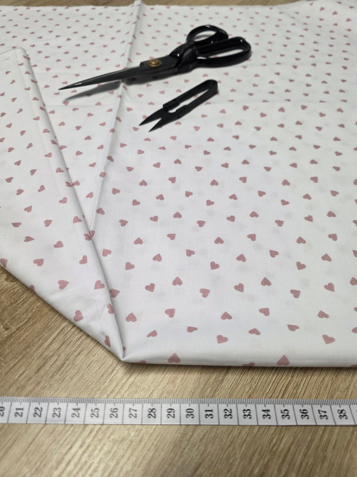 Tissu en coton - Popeline de coton - Motif Petits Coeurs rose