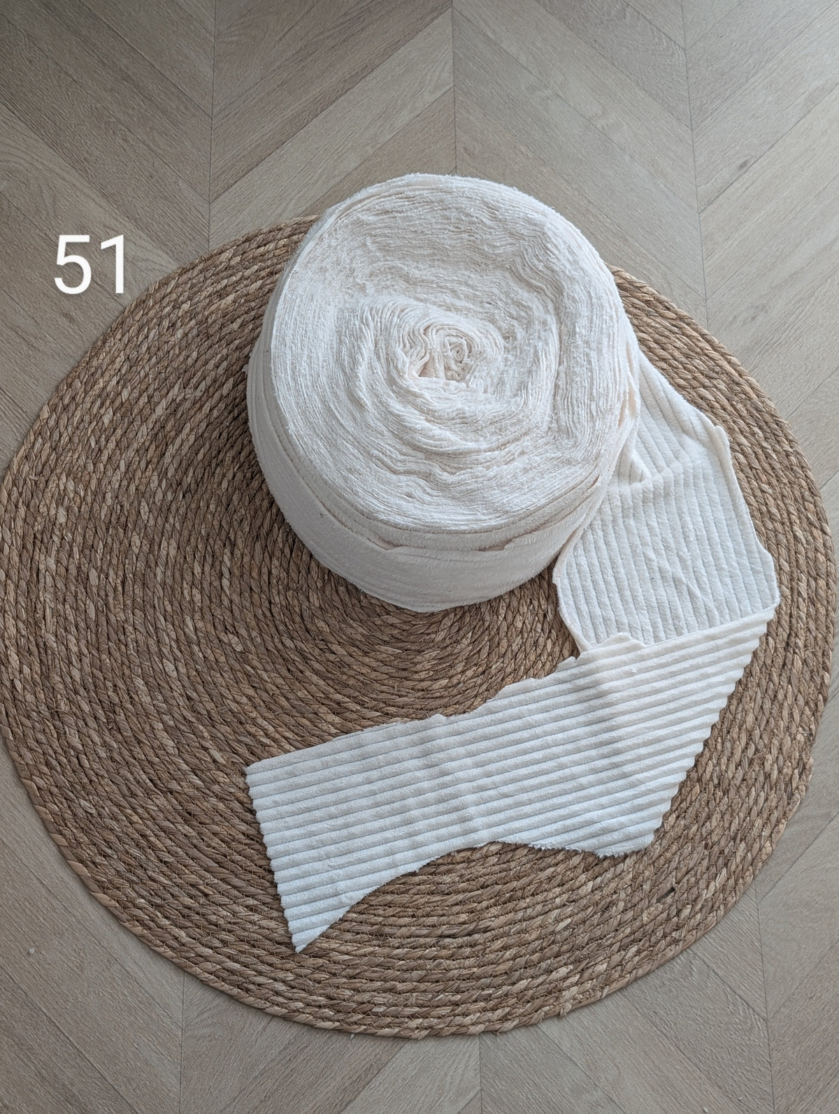 Chute de rouleau de tissus - N°51