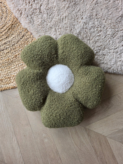 Prototype coussin marguerite olive