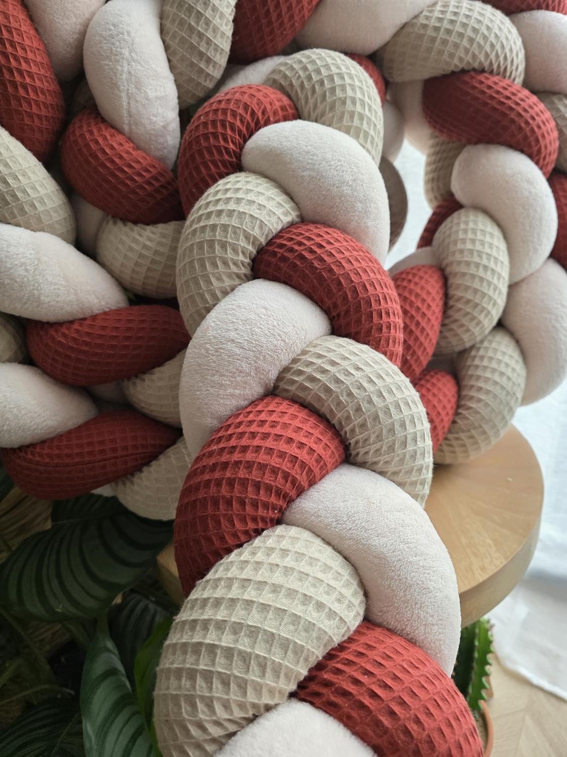 Tresse de lit 3 brins beige marsala et doudou beige 4.6m