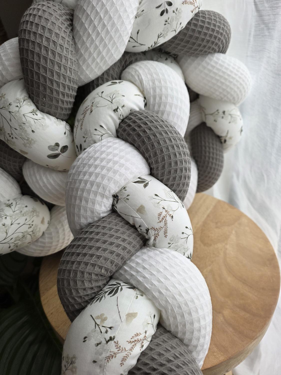 Tresse de lit 3 brins blanc anthracite et fleurs d'hiver 3m