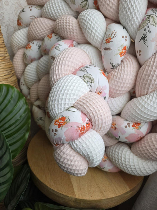 Tresse de lit 3 brins blanc rose pâle et fleurs pastel 3.6m